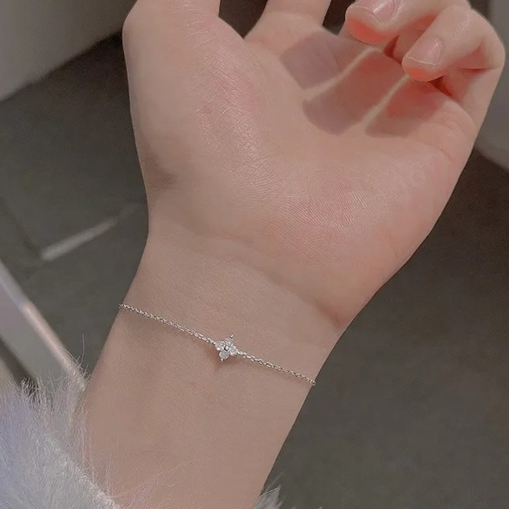 NEW Silver / Gold Zircon Four Leaf Flower Chain Bracelet